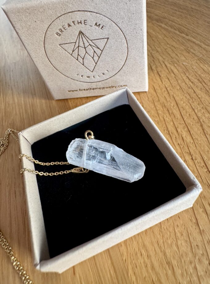 Naszyjnik z Danburytem z Meksyku