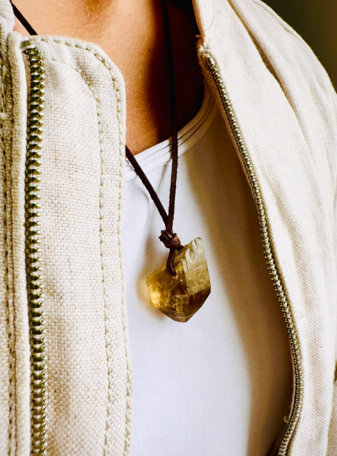 Naszyjnik z Cytrynem Naturalnym na rzemyku