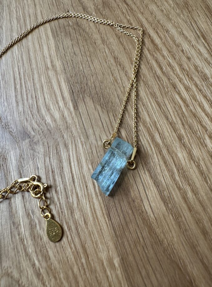 Naszyjnik z Akwamarynem z Luc Yen, Wietnam