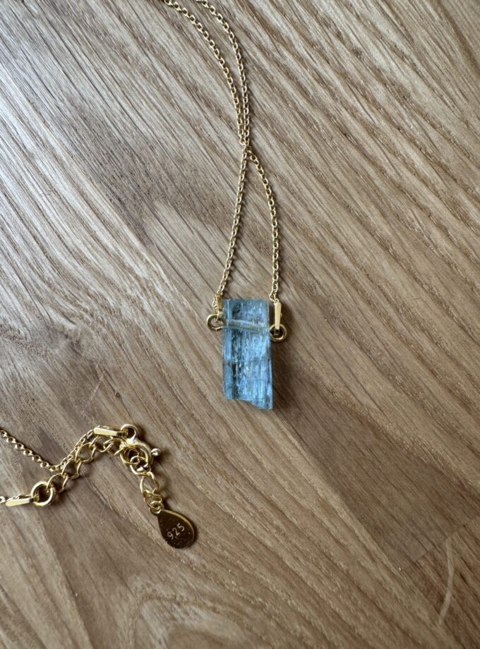 Naszyjnik z Akwamarynem z Luc Yen, Wietnam