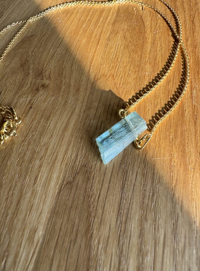 Naszyjnik z Akwamarynem z Luc Yen, Wietnam