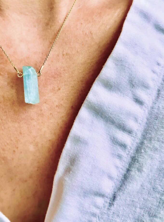 Naszyjnik z dużym Akwamarynem z Luc Yen, Wietnam