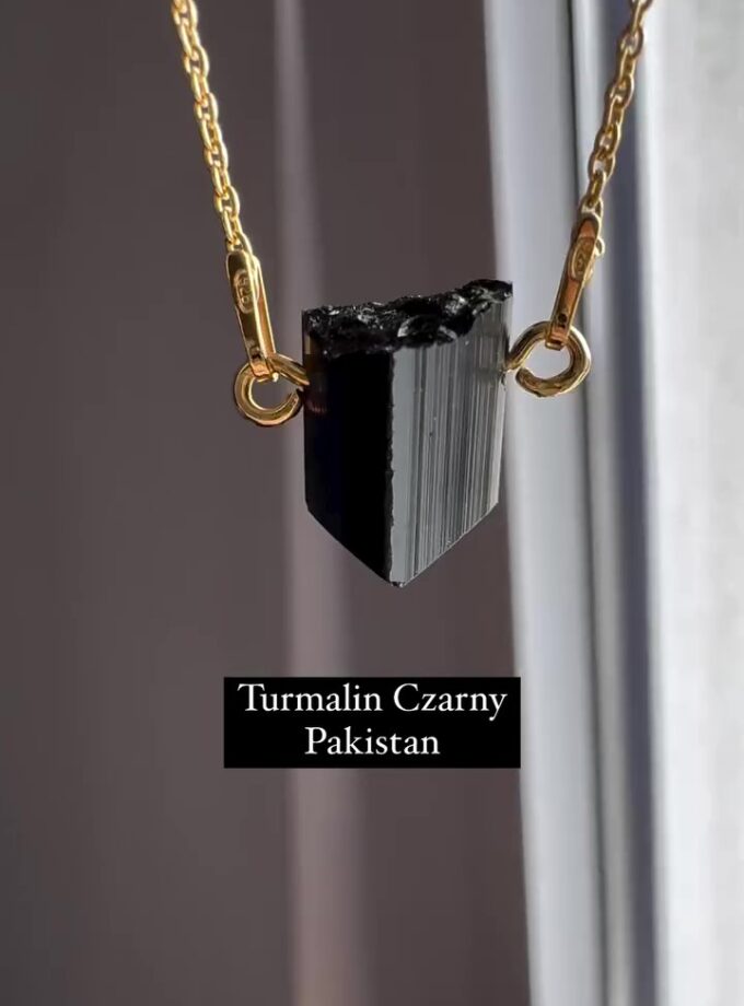 Naszyjnik z małym Turmalinem Czarnym (schorl)