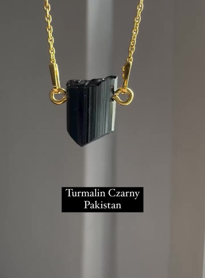 Naszyjnik z małym Turmalinem Czarnym (schorl)