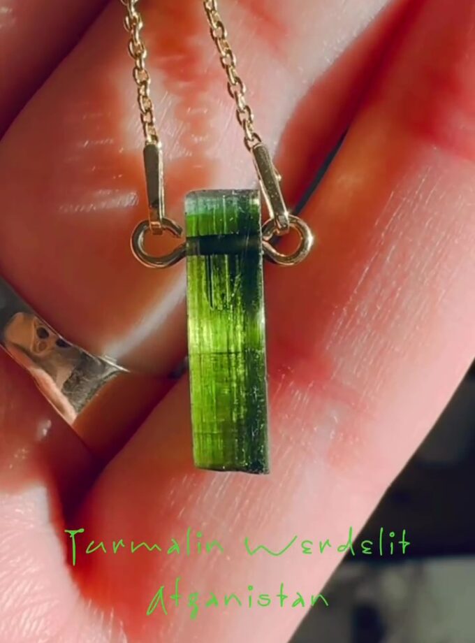 Naszyjnik z małym Turmalinem Werdelitem