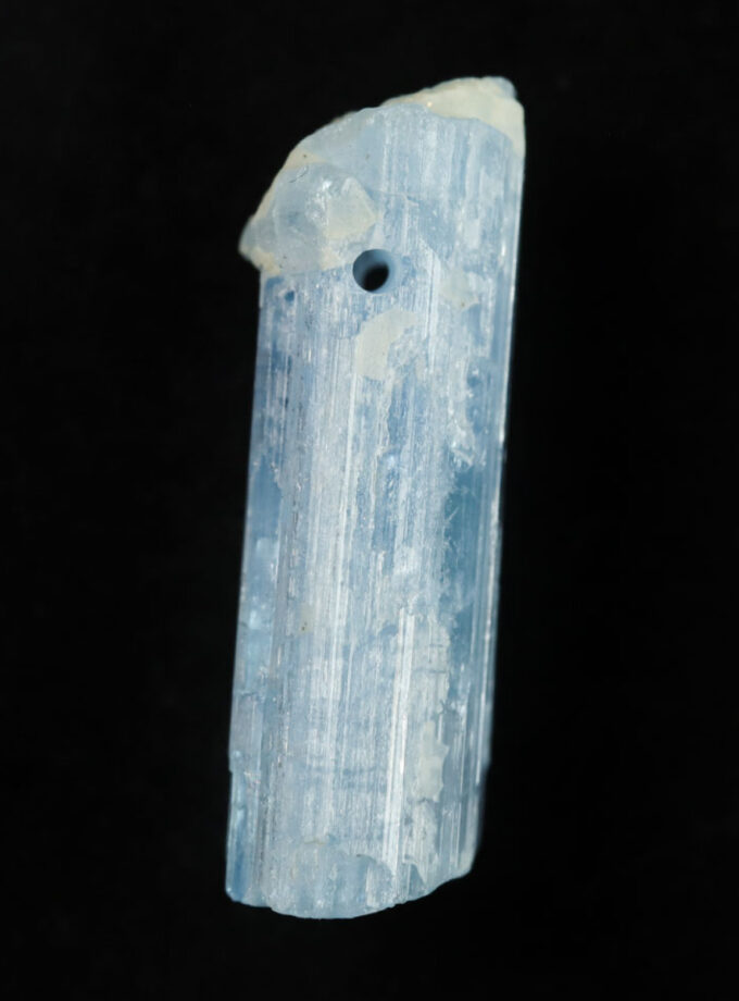 Naszyjnik z dużym Akwamarynem z Luc Yen, Wietnam