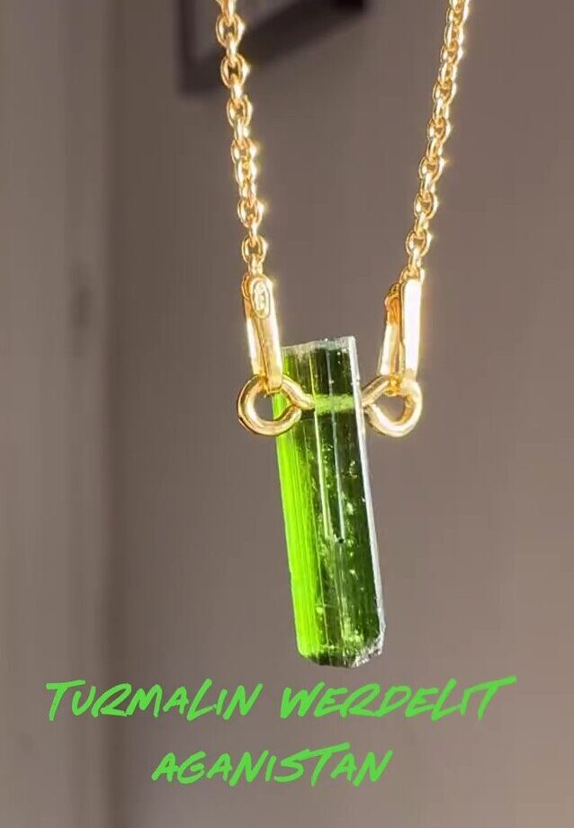 Naszyjnik z małym Turmalinem Werdelitem, Afganistan