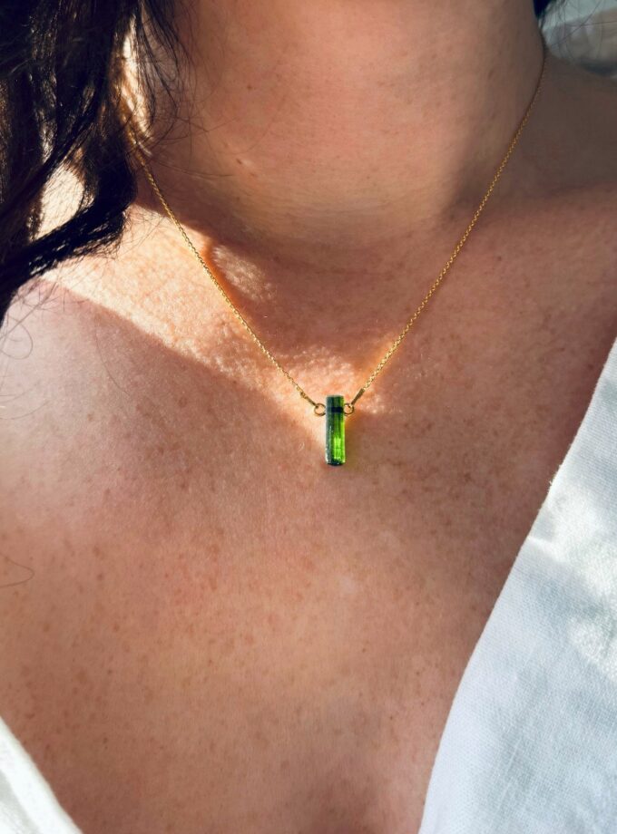 Naszyjnik z małym Turmalinem Werdelitem, Afganistan