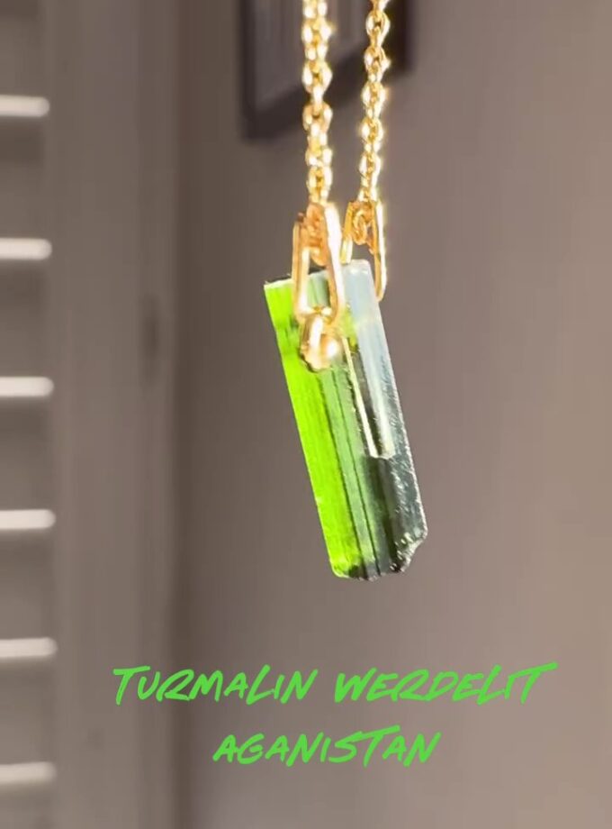 Naszyjnik z małym Turmalinem Werdelitem, Afganistan