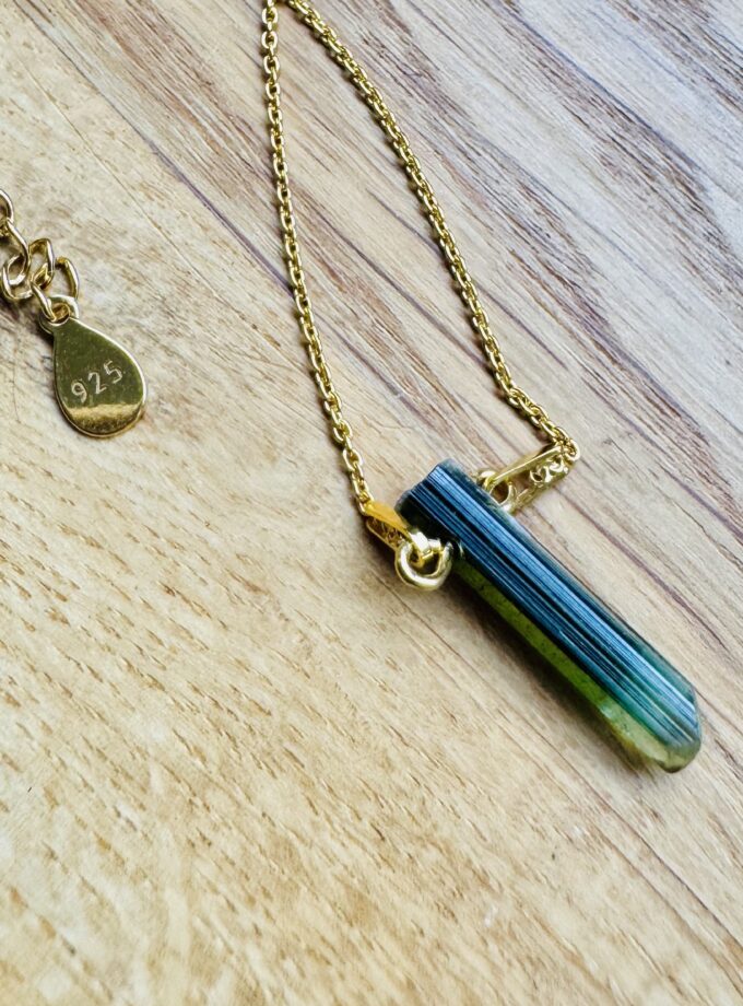 Naszyjnik z Turmalinem Werdelitem, Afganistan