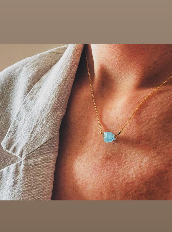 Naszyjnik z małym Akwamarynem z Luc Yen (Wietnam)