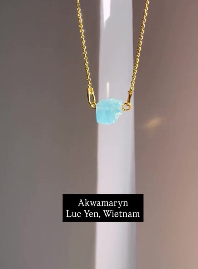 Naszyjnik z małym Akwamarynem z Luc Yen (Wietnam)