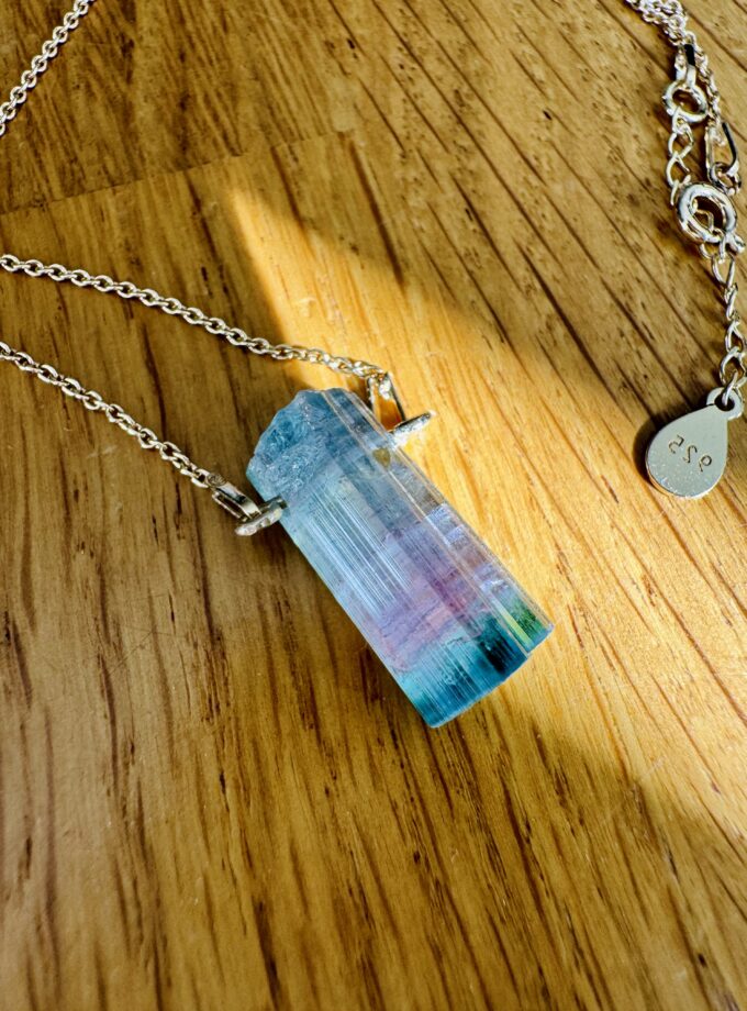 Naszyjnik z tęczowym Turmalinem, Afganistan