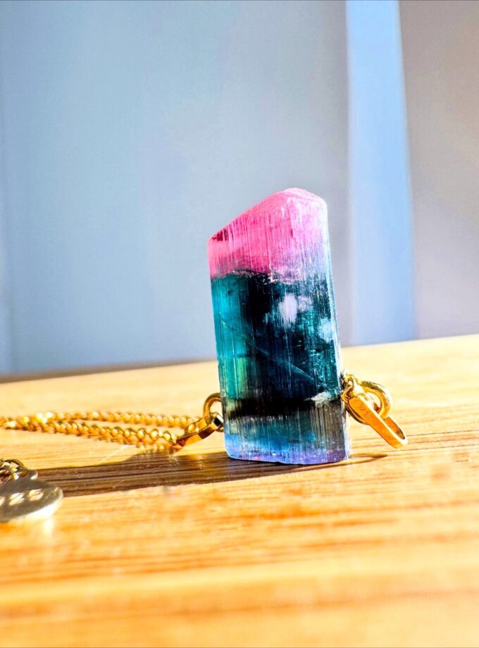 Naszyjnik z trójkolorowym Turmalinem z Paprok, Afganistan