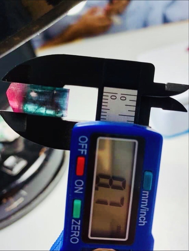 Naszyjnik z trójkolorowym Turmalinem z Paprok, Afganistan