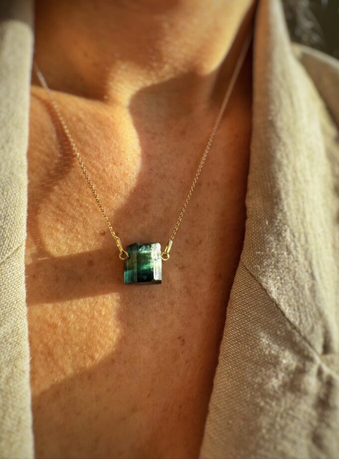 Naszyjnik z Indygolitem, Afganistan