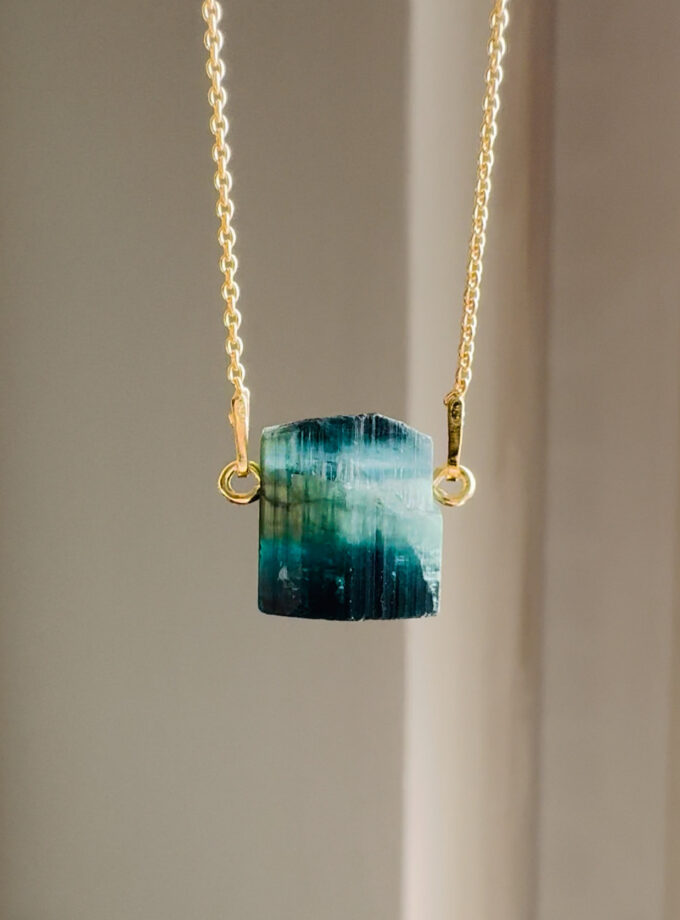 Naszyjnik z Indygolitem, Afganistan