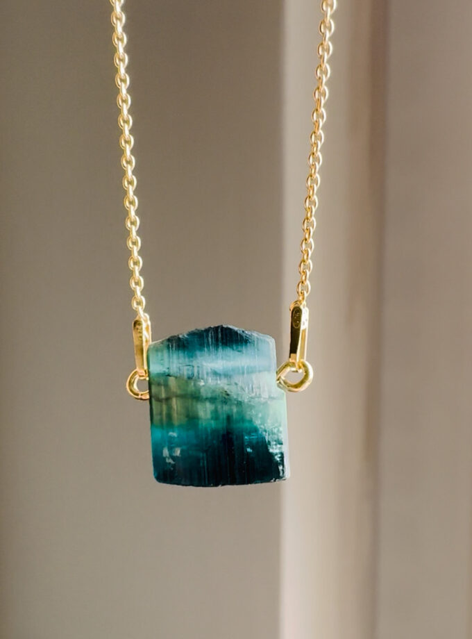 Naszyjnik z Indygolitem, Afganistan