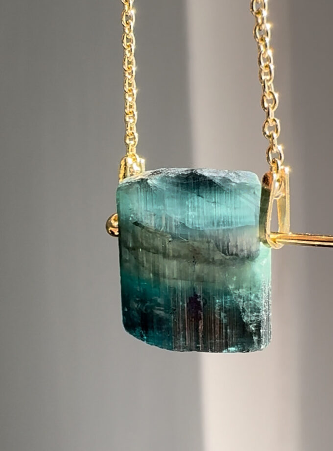 Naszyjnik z Indygolitem, Afganistan