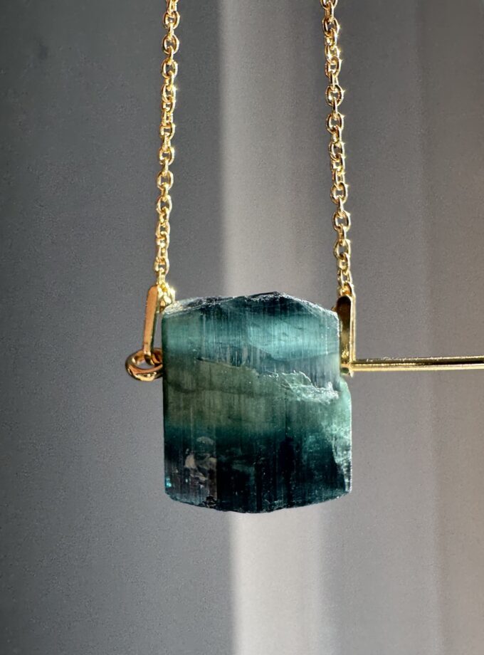 Naszyjnik z Indygolitem, Afganistan