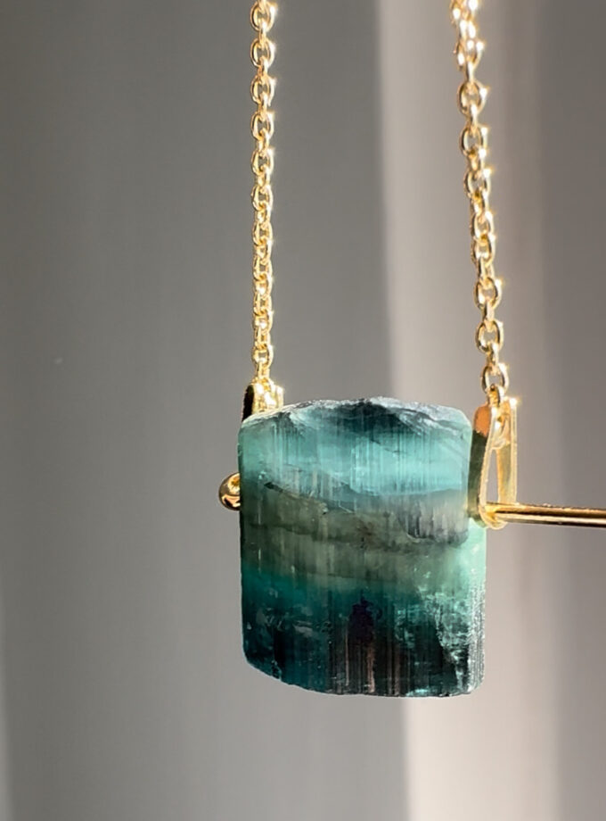 Naszyjnik z Indygolitem, Afganistan