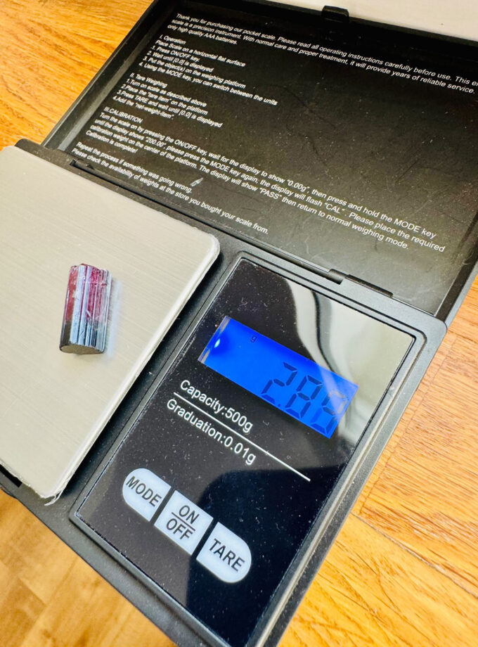 Naszyjnik z dwubarwnym Turmalinem (Rubelit–Indygolit) z Paprok