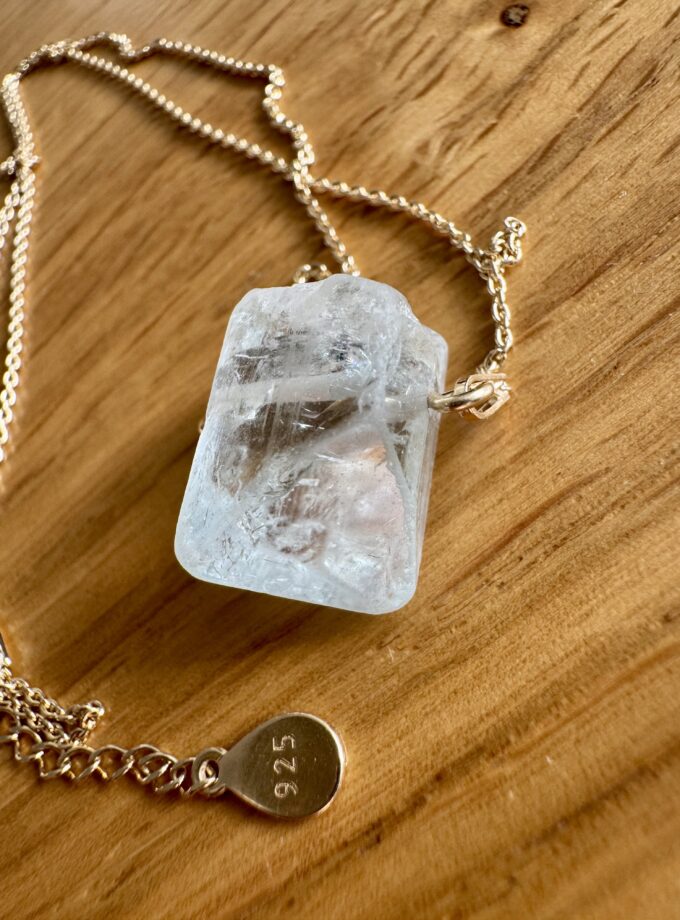 Naszyjnik z niebieskim Topazem Aqua Blue z Nigerii (okaz3)